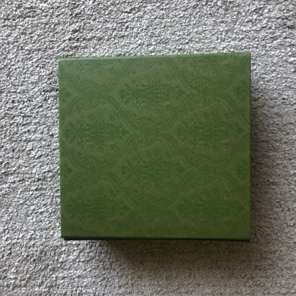 Authentic Gucci Embossed Magnet Closure. - Picture 2 of 4